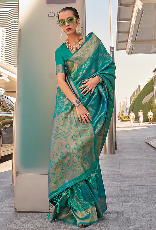 Elegant Rama Green Handloom Silk Saree with Jacquard Woven Design and Blouse